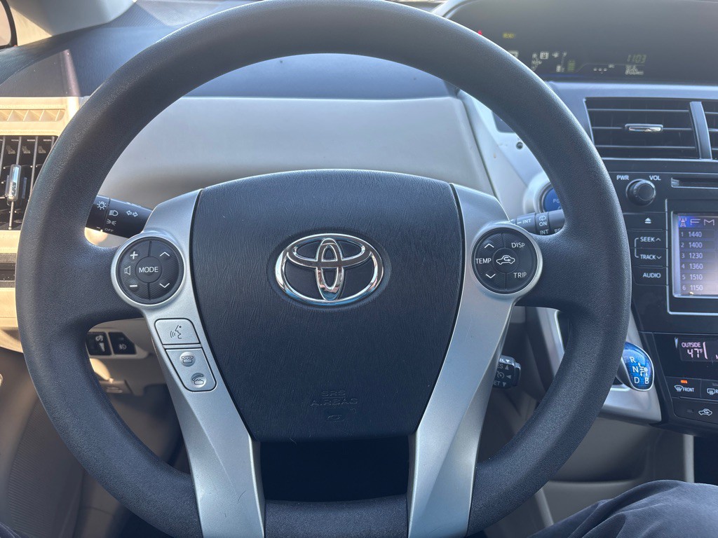 2013 Toyota Prius Image 14