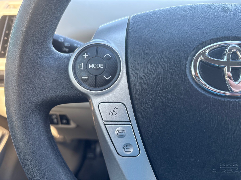 2013 Toyota Prius Image 15