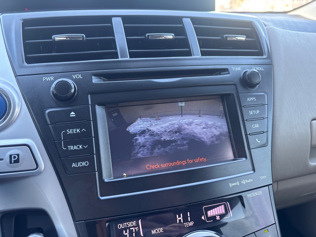 2013 Toyota Prius Image 19