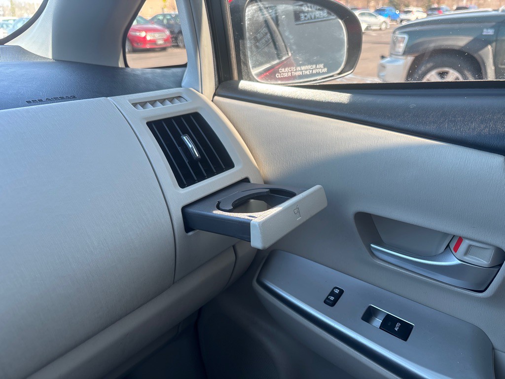 2013 Toyota Prius Image 23