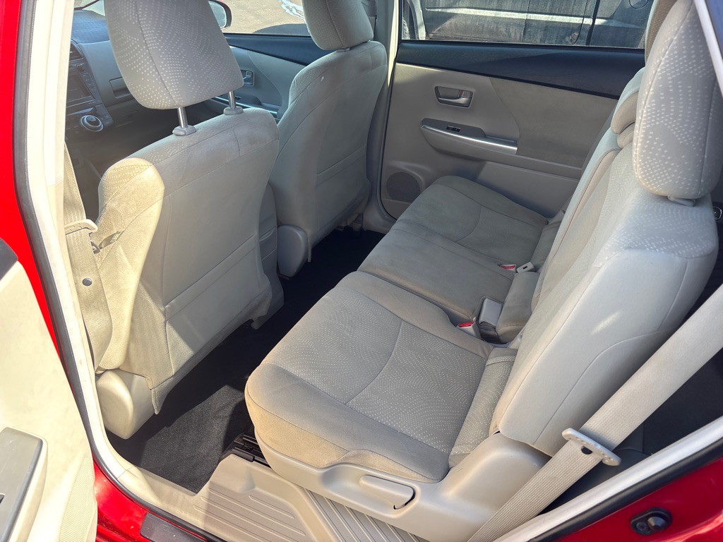 2013 Toyota Prius Image 25