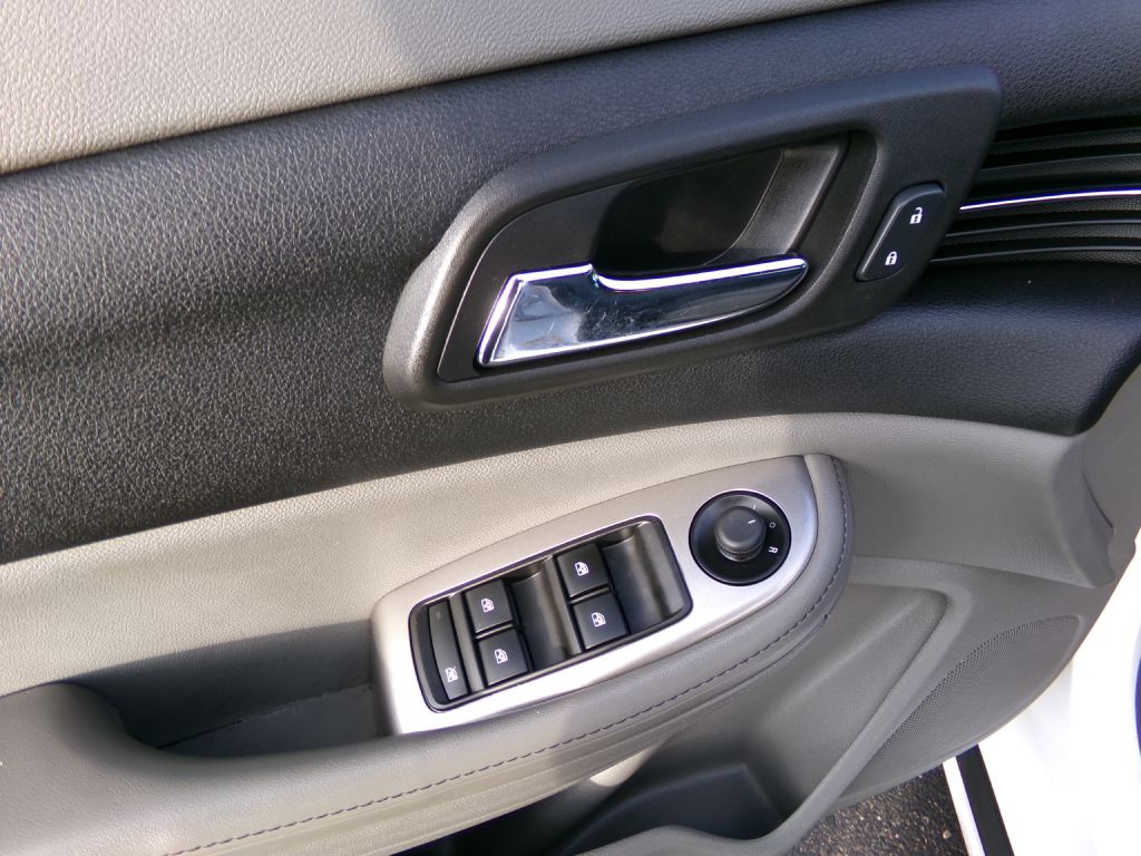 2015 Chevrolet Malibu Image 11