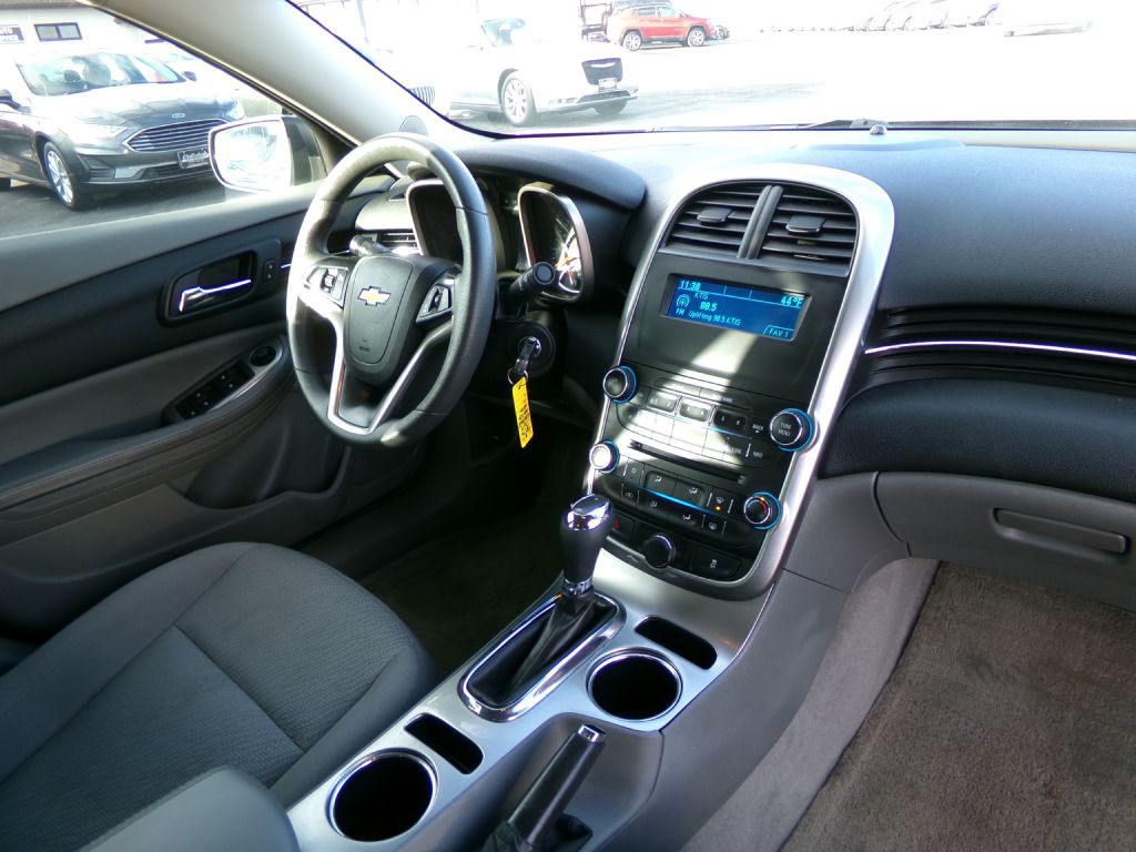 2015 Chevrolet Malibu Image 16