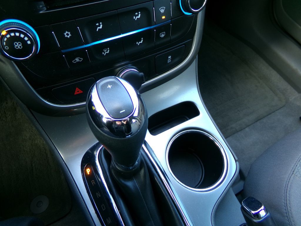 2015 Chevrolet Malibu Image 28