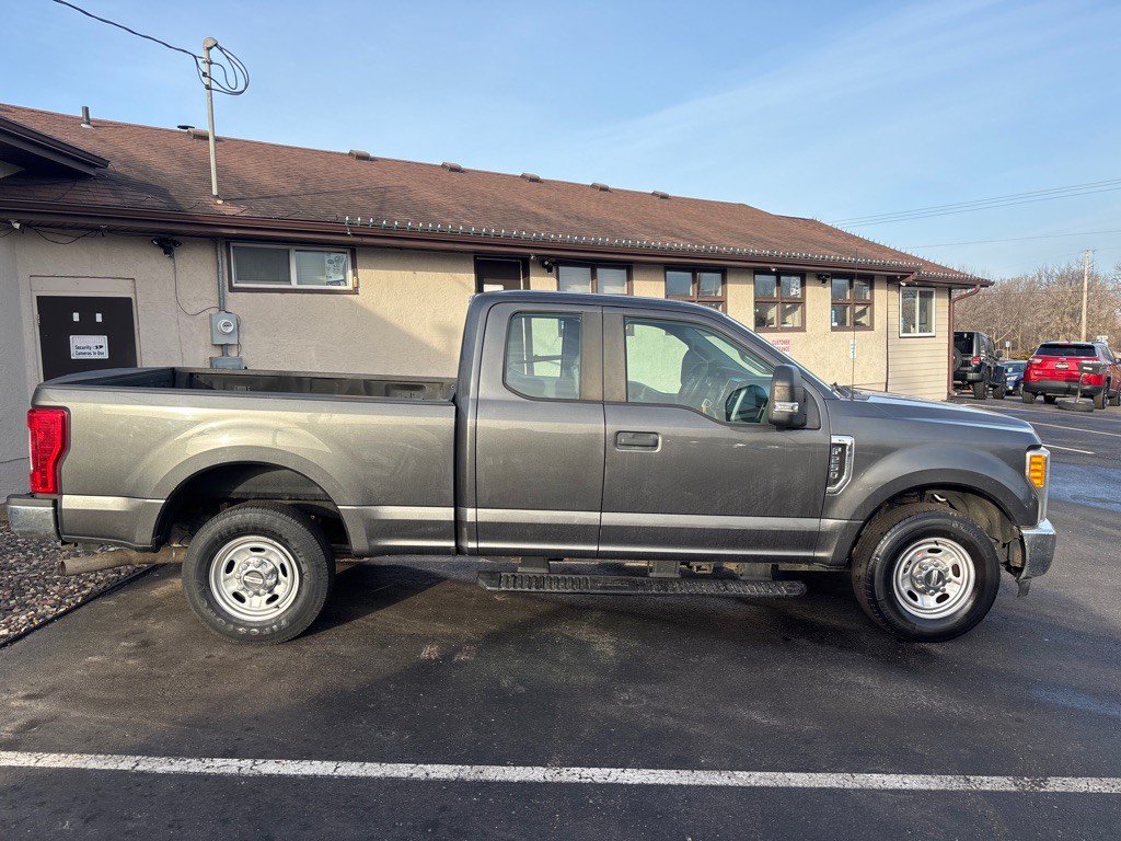 2017 Ford F-250 Image 2