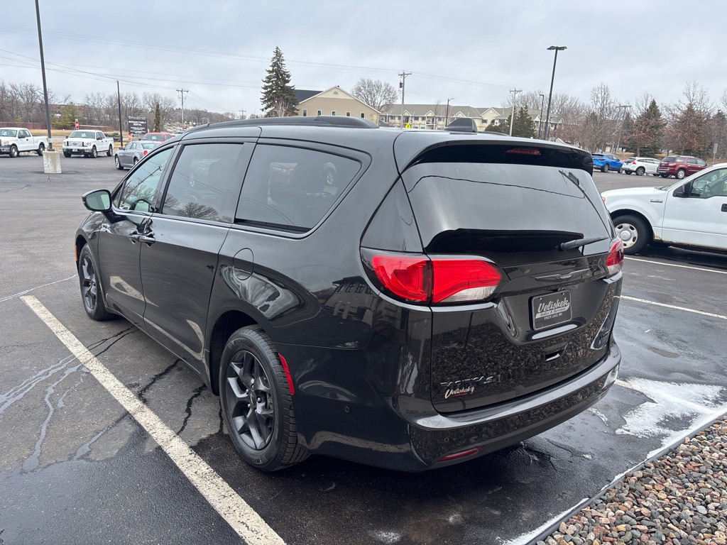 2018 Chrysler Pacifica Image 5