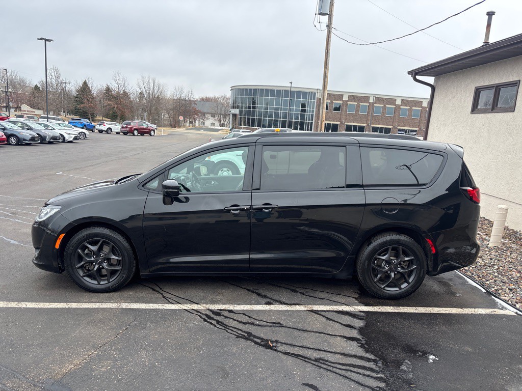 2018 Chrysler Pacifica Image 6