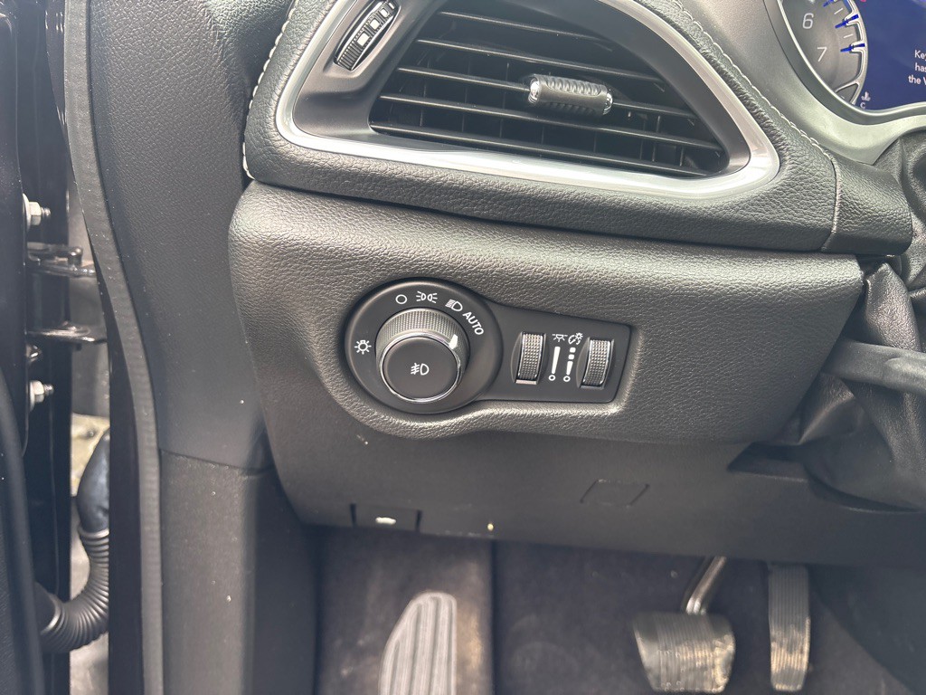 2018 Chrysler Pacifica Image 15