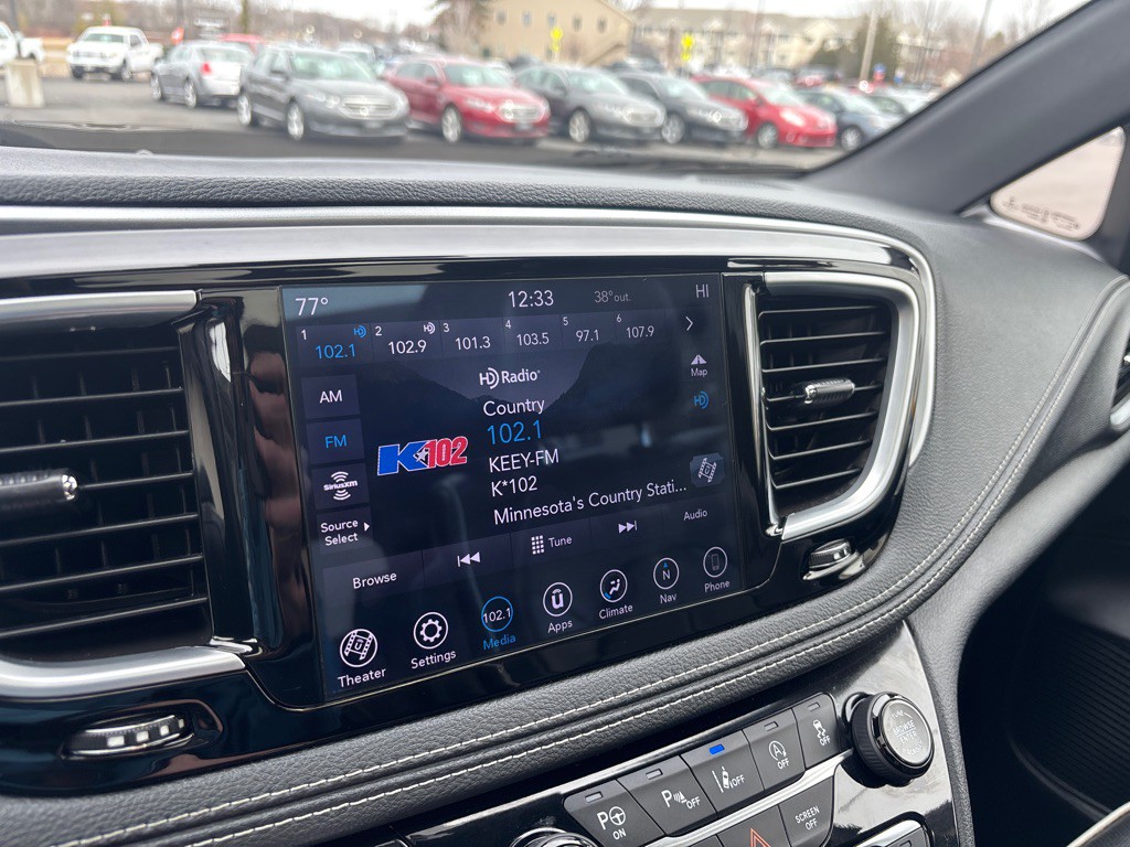 2018 Chrysler Pacifica Image 21