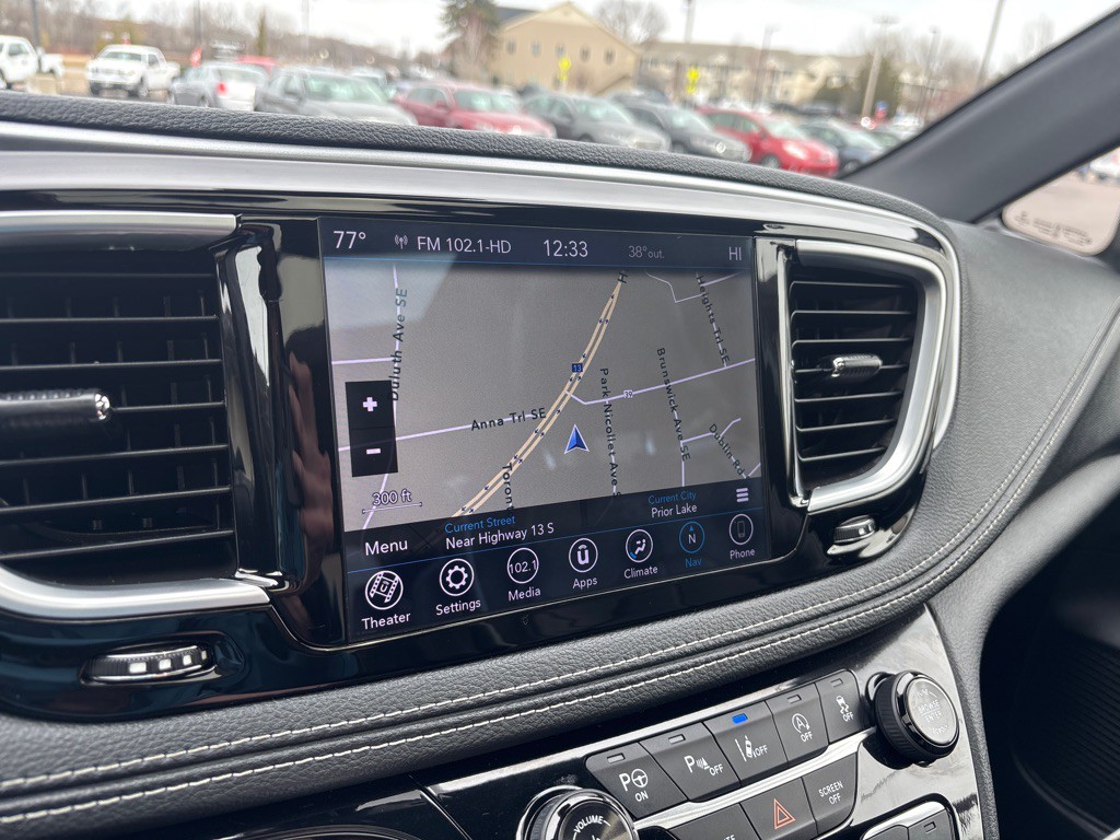 2018 Chrysler Pacifica Image 24