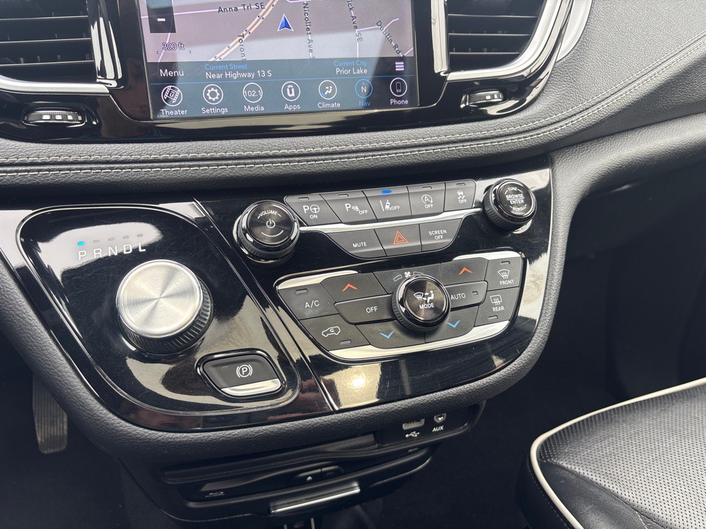 2018 Chrysler Pacifica Image 25