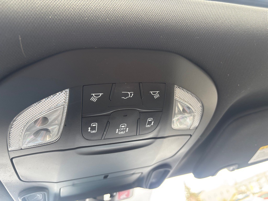 2018 Chrysler Pacifica Image 30