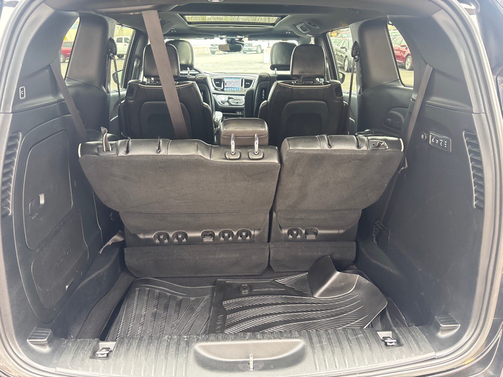 2018 Chrysler Pacifica Image 38