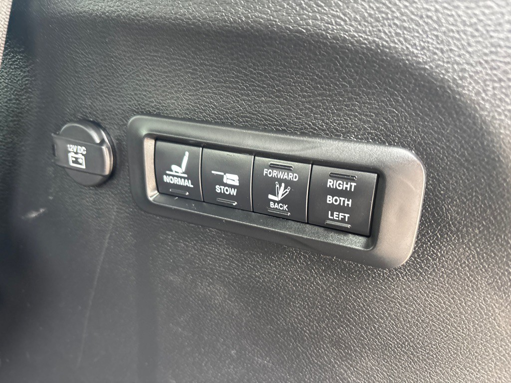 2018 Chrysler Pacifica Image 39