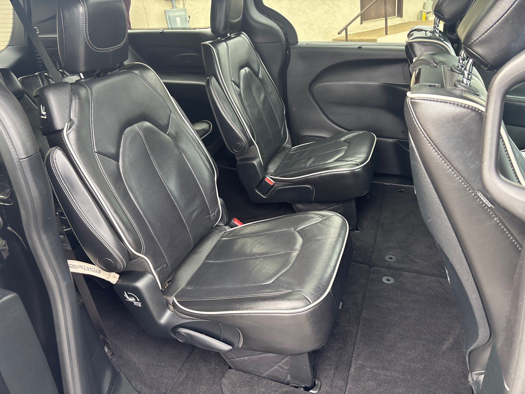 2018 Chrysler Pacifica Image 40