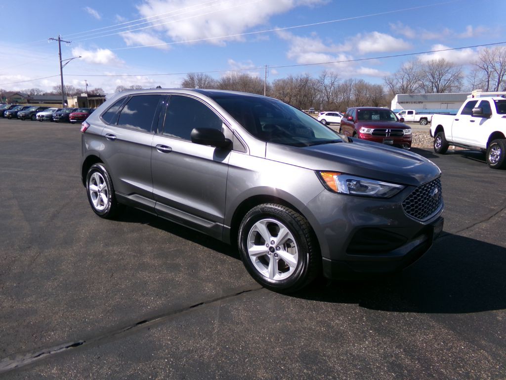 2023 Ford Edge Image 1