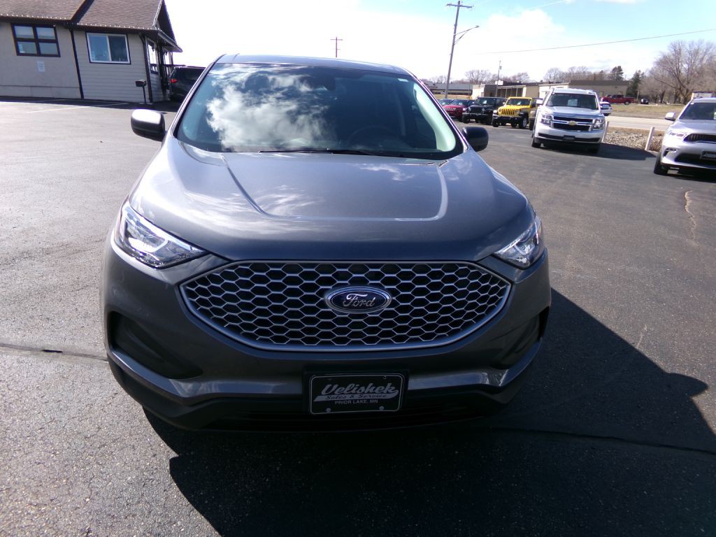 2023 Ford Edge Image 4