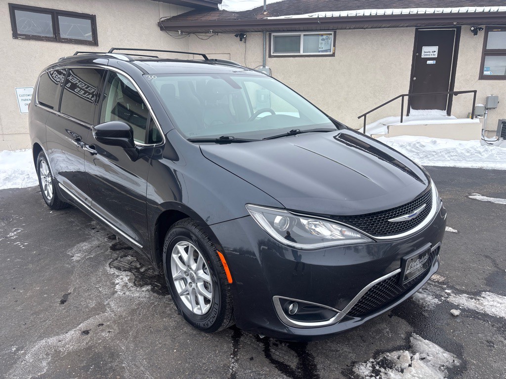 2020 Chrysler Pacifica Image 1