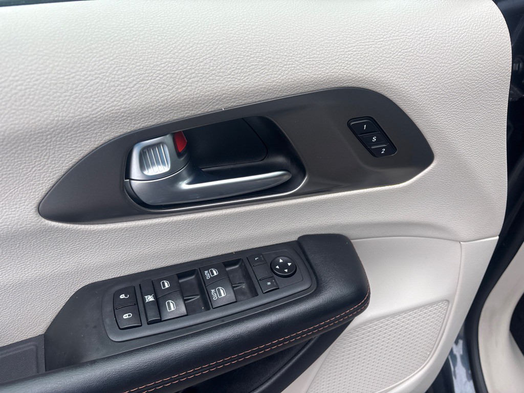 2020 Chrysler Pacifica Image 10