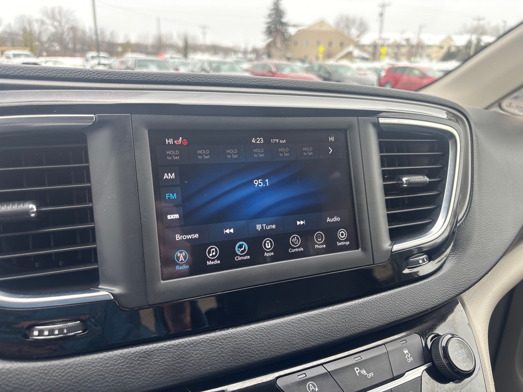 2020 Chrysler Pacifica Image 19