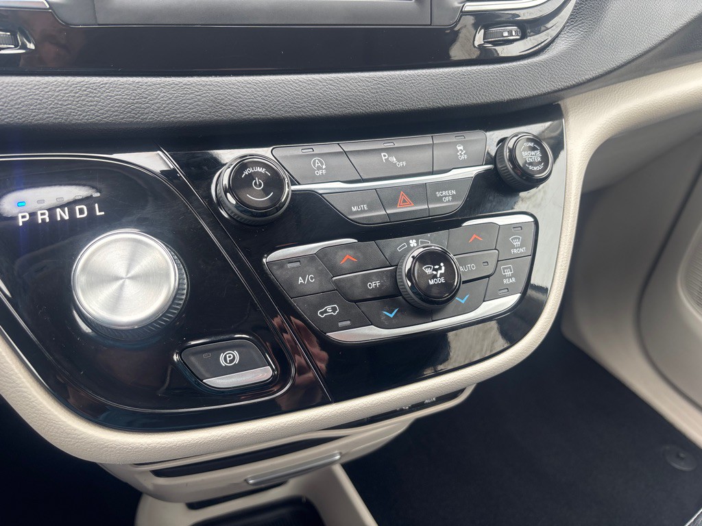 2020 Chrysler Pacifica Image 24