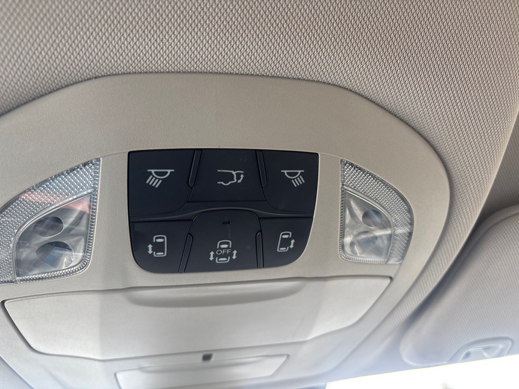 2020 Chrysler Pacifica Image 28