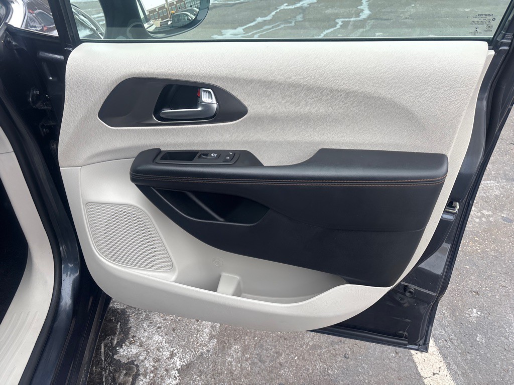 2020 Chrysler Pacifica Image 34