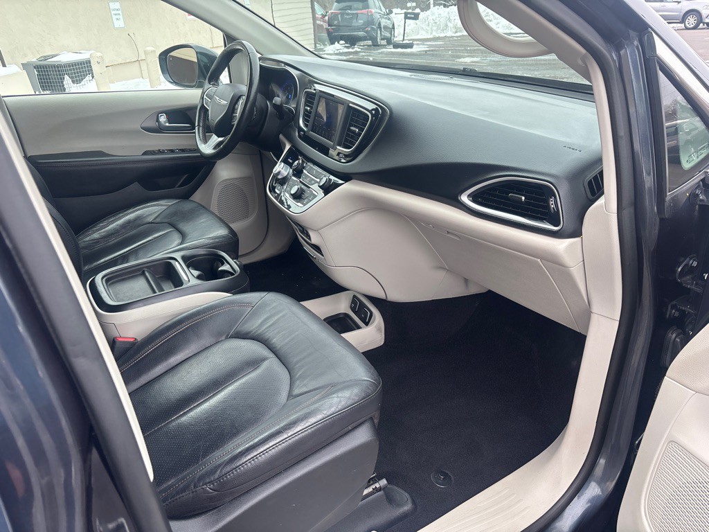 2020 Chrysler Pacifica Image 35