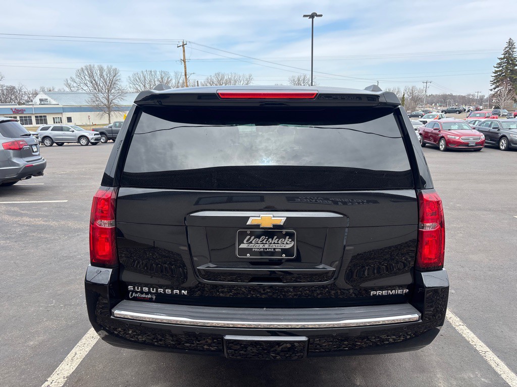 2019 Chevrolet Suburban Image 4