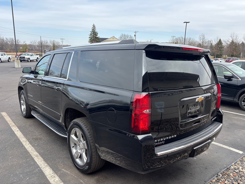 2019 Chevrolet Suburban Image 5