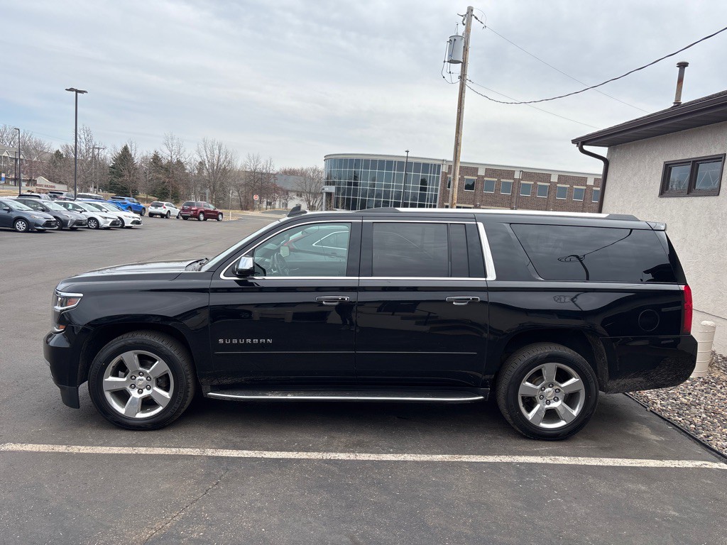 2019 Chevrolet Suburban Image 6