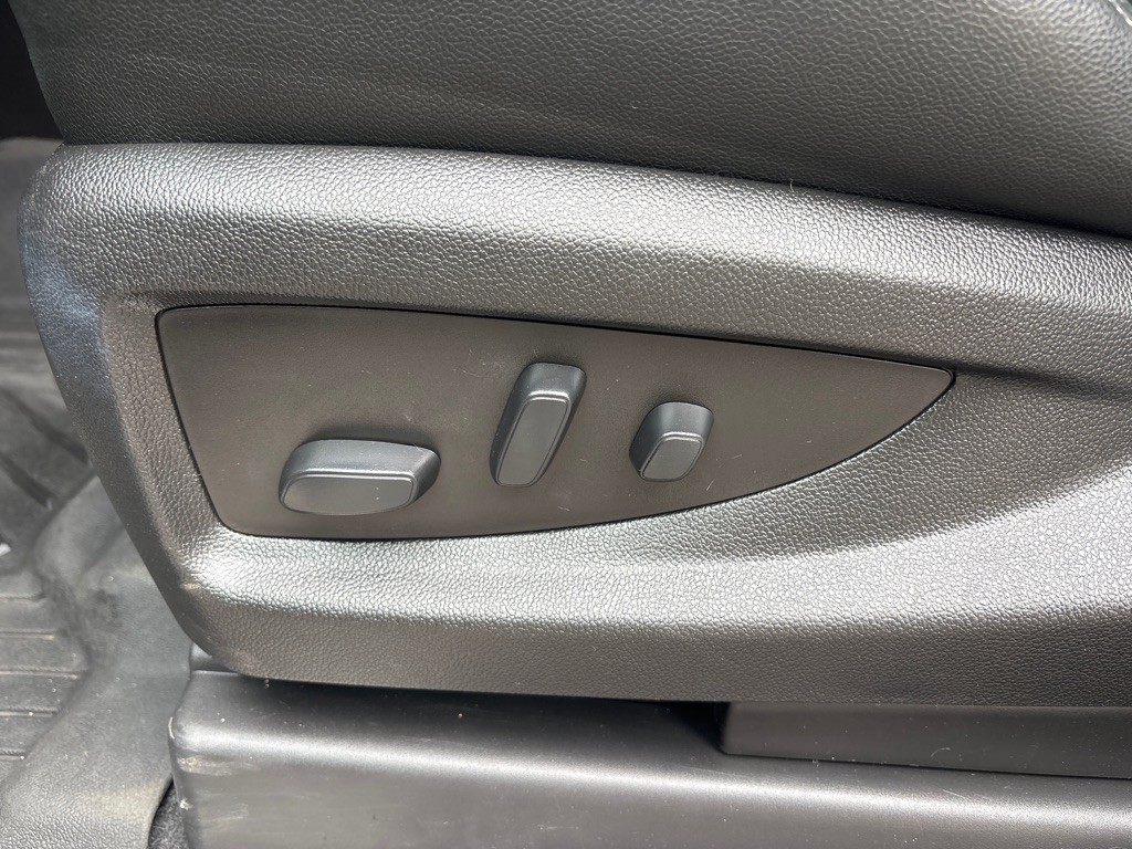 2019 Chevrolet Suburban Image 12