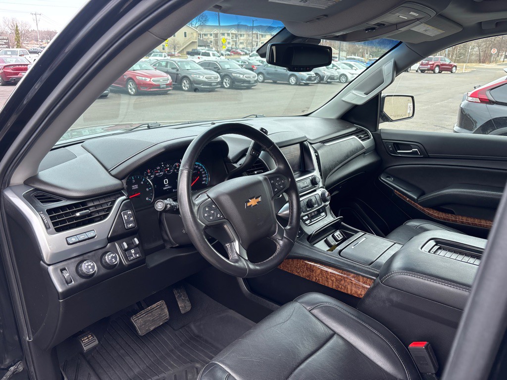 2019 Chevrolet Suburban Image 14
