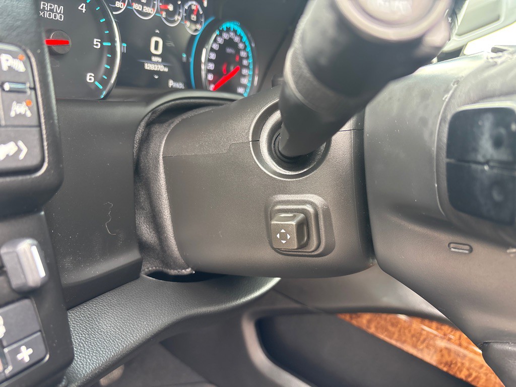 2019 Chevrolet Suburban Image 16