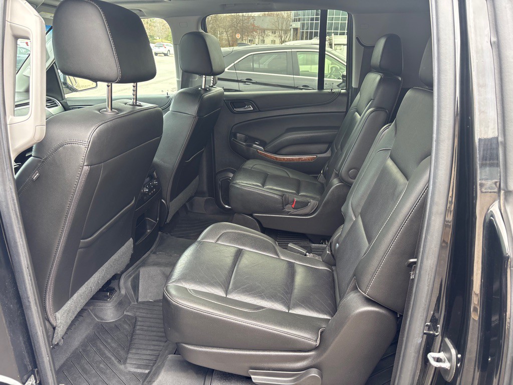 2019 Chevrolet Suburban Image 36