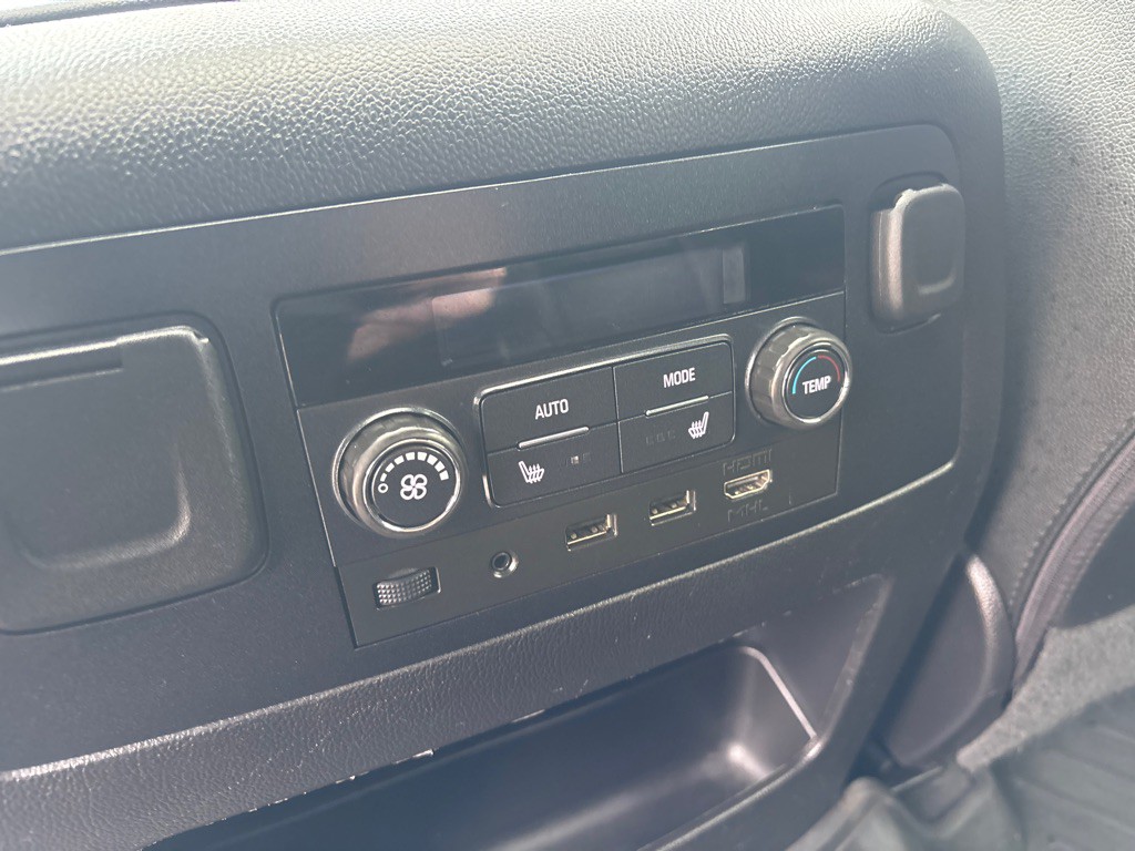 2019 Chevrolet Suburban Image 37