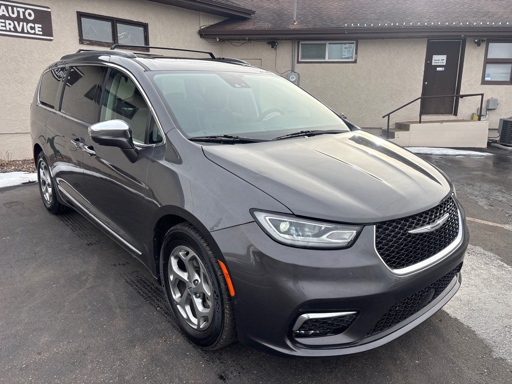 2022 Chrysler Pacifica Image 1