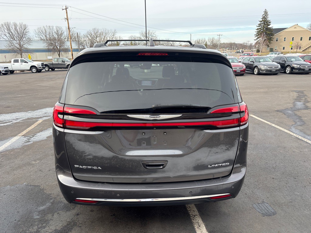 2022 Chrysler Pacifica Image 4