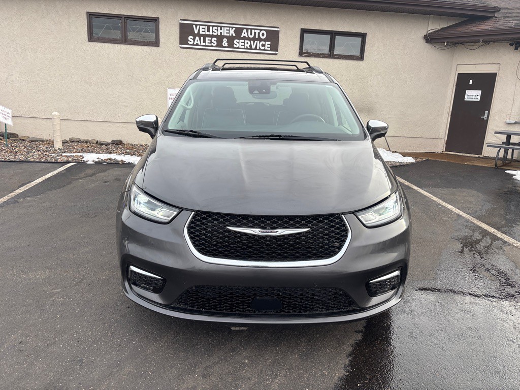 2022 Chrysler Pacifica Image 8