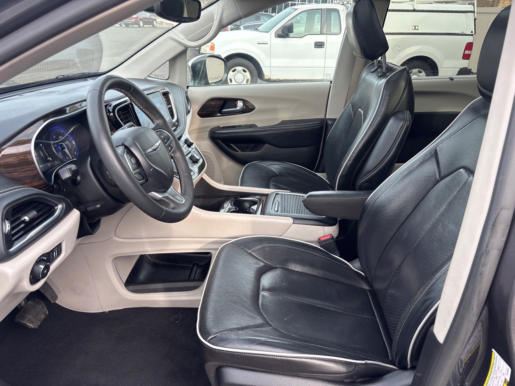 2022 Chrysler Pacifica Image 14