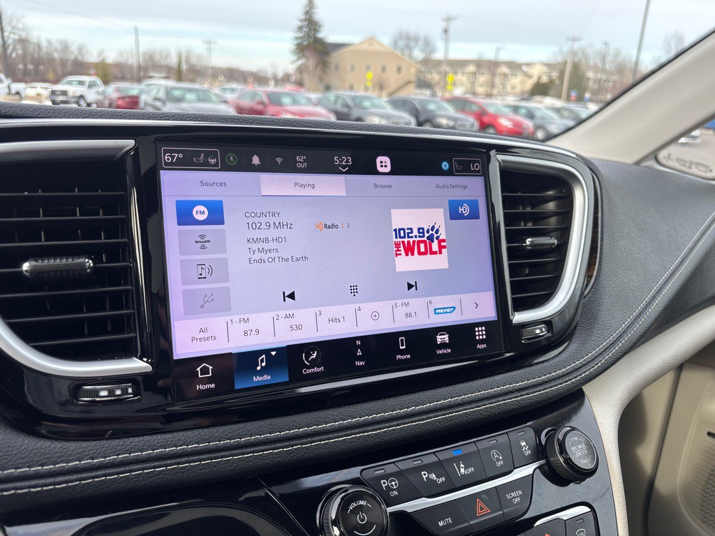 2022 Chrysler Pacifica Image 21