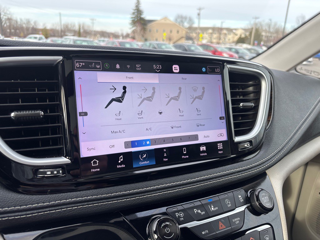 2022 Chrysler Pacifica Image 22