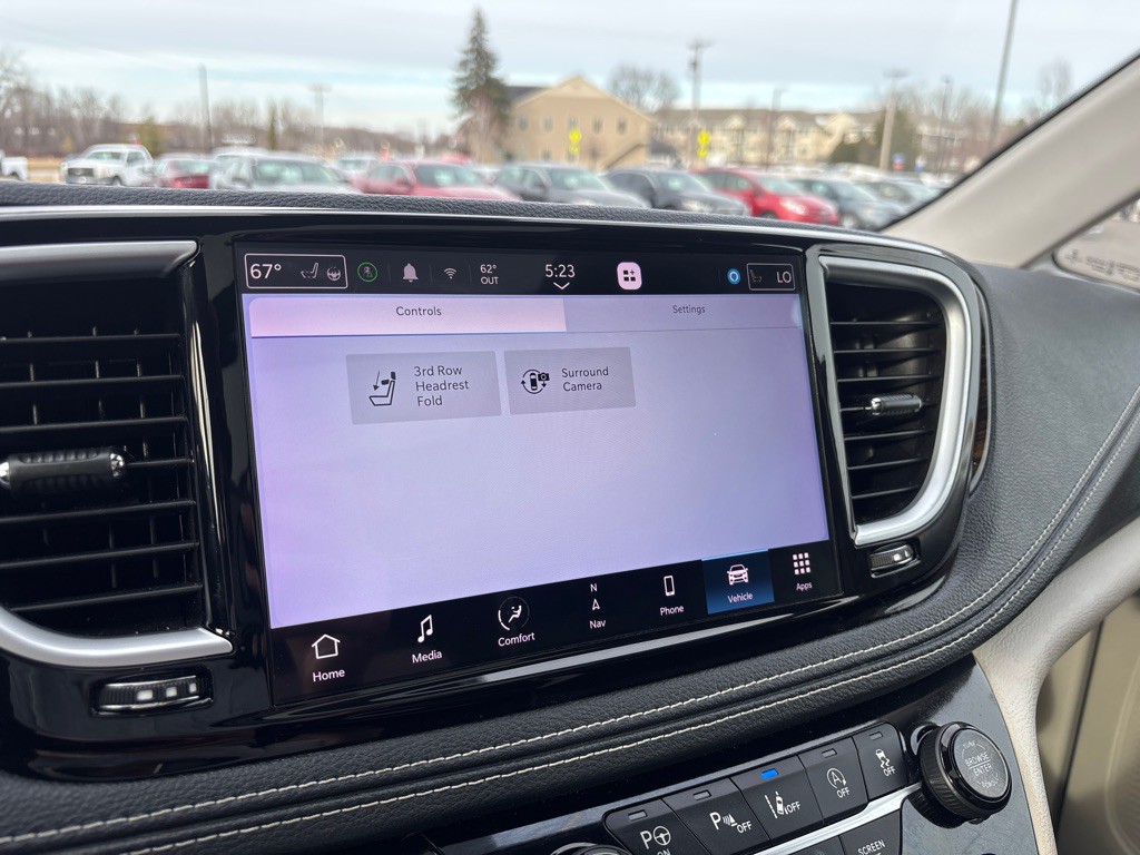 2022 Chrysler Pacifica Image 24