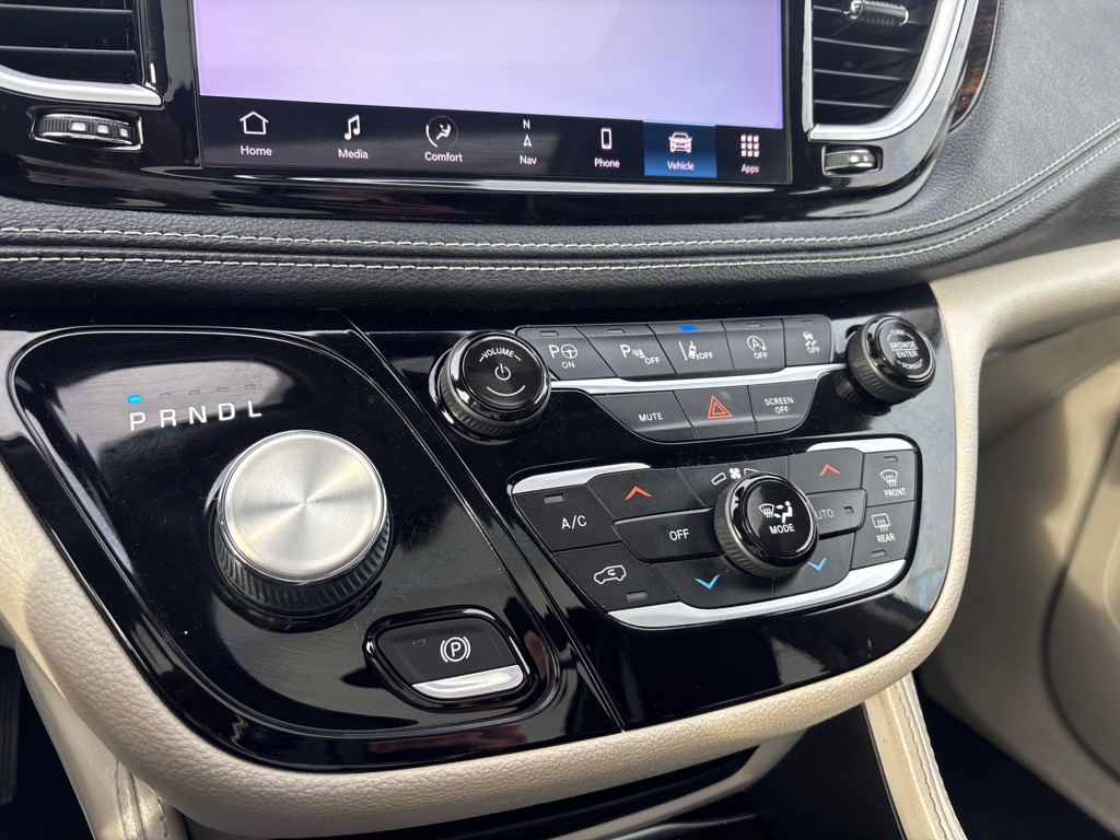 2022 Chrysler Pacifica Image 25