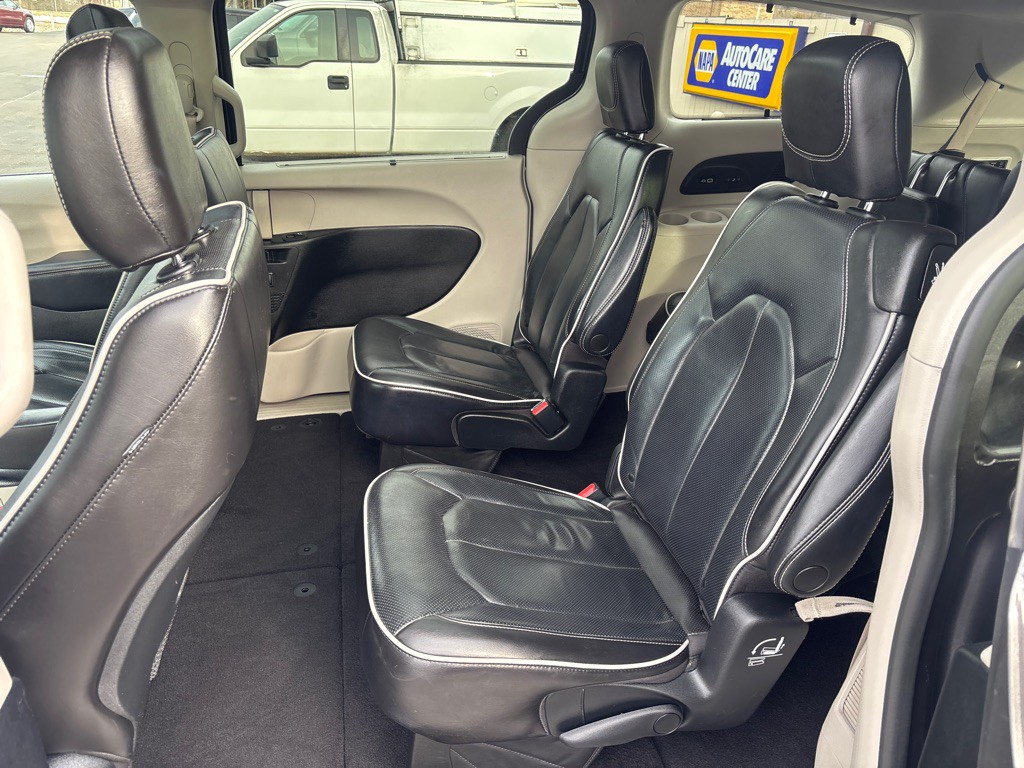 2022 Chrysler Pacifica Image 33