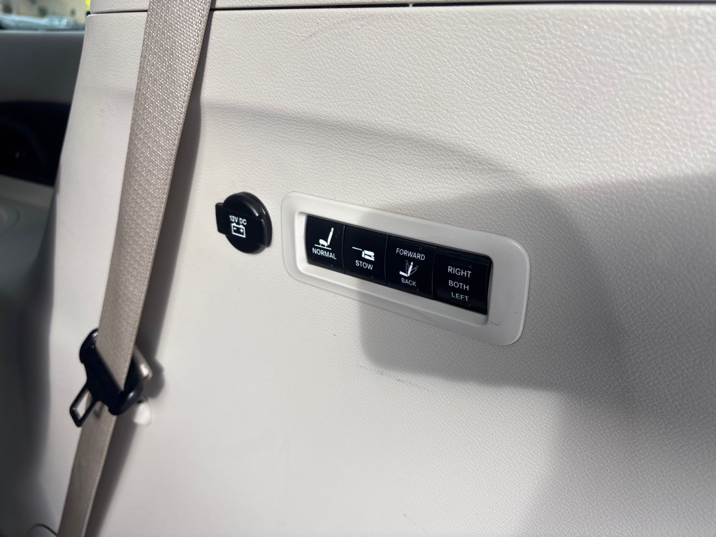 2022 Chrysler Pacifica Image 39