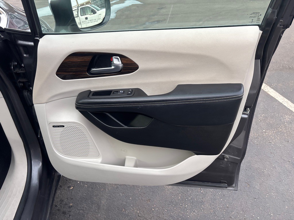 2022 Chrysler Pacifica Image 41