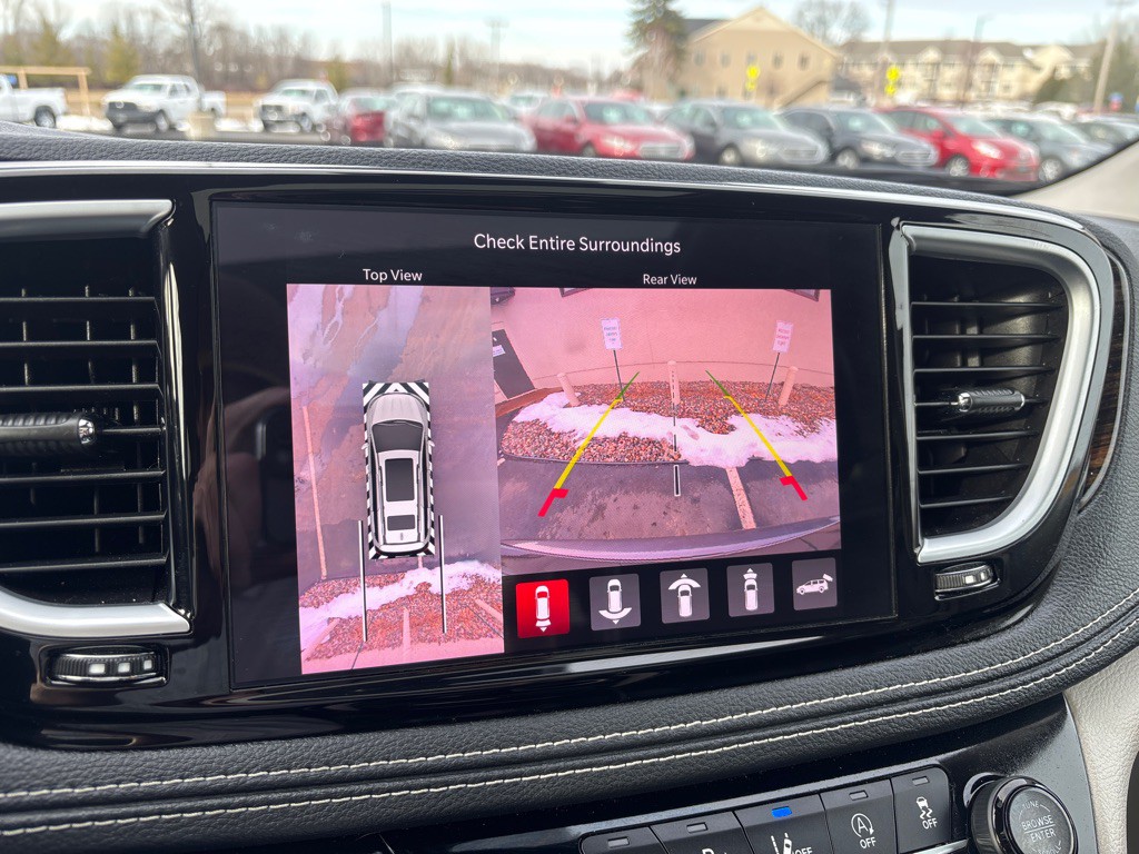 2022 Chrysler Pacifica Image 45