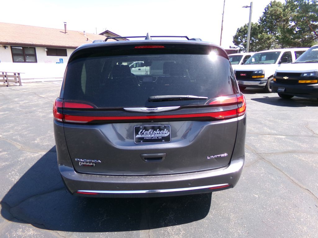2022 Chrysler Pacifica Image 5