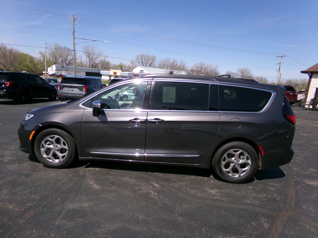 2022 Chrysler Pacifica Image 7